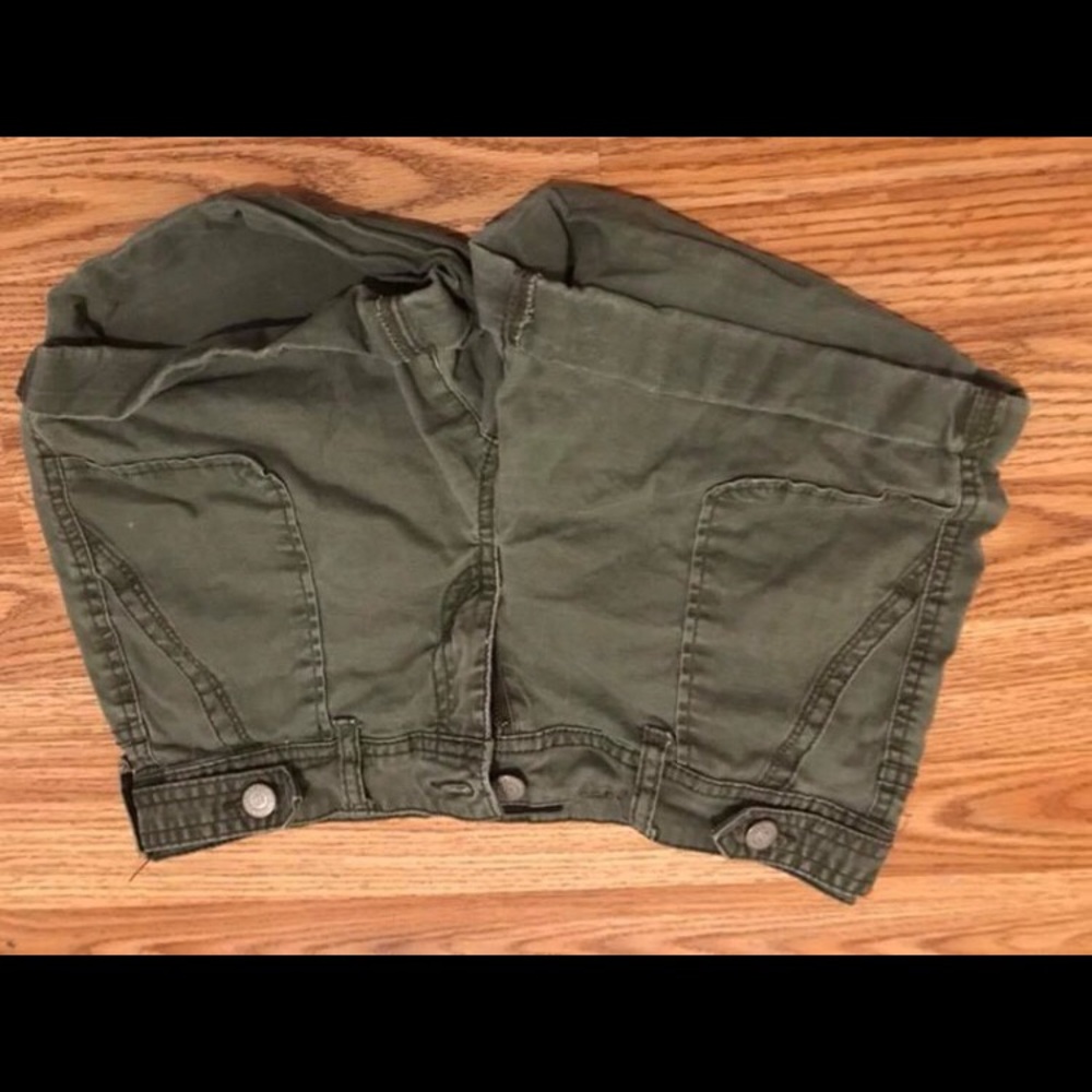 Shorts - Picture 2 of 3